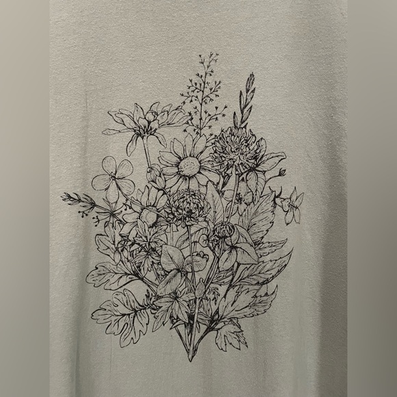 Flower green graphic tee - Picture 3 of 6